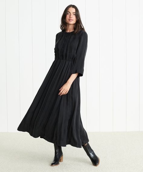 Avery Shirt Dress Black With an ultra-soft feel and weightier drape, this essential silhouette is the answer to everyday style. Wear it at home or on-the-go for a look that’s effortlessly put-together in one simple step. 64% cupro, 36% rayon. Made in China. Unlined, henley-style shirt dress. | Jenni Kayne Women's Avery Shirt Dress Size X-Small Jenni Kayne Dress, Maxi Black Dress, Black Sundress, Shirt Dress Black, Long Slip Dress, Jenni Kayne, Maxi Shirt Dress, Silk Mini Dress, Black Shirt Dress