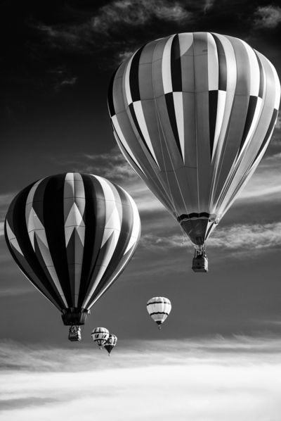 Lensblr - Photographers on Tumblr Balloon Black And White, Hot Air Balloon Ride, Photo Black And White, Hot Air Balloon Rides, Pinky Promise, Hot Air Balloons, Photo Poses For Couples, White Hot, Air Balloons