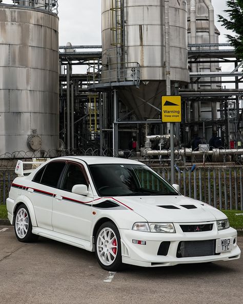 We collaborated with world-class vehicle sourcing specialist Power Play Global to bring this rare gem to life for true enthusiasts seeking to own a piece of Japanese automotive history. The Legendary Mitsubishi Evo 6 Tommi Mäkinen Edition, dominating the city streets with its unrivaled road presence. - Engine: 2.0L Turbocharged Inline-4 - Power Output: 276 bhp (official) - actual output often closer to 300 bhp - Torque: 373 Nm (275 lb-ft) - 0-60 mph: 4.4 seconds - Top Speed: 150 mph (240 km... Evo 6, Mitsubishi Evo, Engine 2, Rare Gems, Amazing Cars, City Streets, Cars And Motorcycles, The City, Engineering