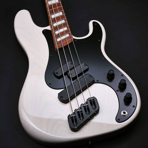 Dingwall Bass Guitar, Basses Guitar, Leo Fender, Guitar Obsession, Bass Guitars, Bass Player, Music Aesthetic, Bass Guitar, New Ideas