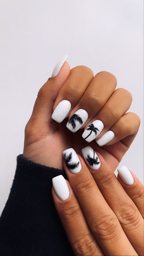 Beach Nails Designs Acrylic, Vacation Tropical Nails, Vacation Square Nails, Tropical Nails Almond Shape, Hawaiian Nails Short, Tropical French Nails, Cancun Vacation Nails, Christmas Beach Nails, Black And White Summer Nails