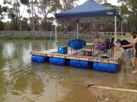 Diy: Portable Pontoon Using Old Pallets and Old Blue Drums Flooring Sheds, Cabins & Playhouses Diy Party Barge, Coracle Boat, Raft Building, Floating Raft, Party Barge, 55 Gallon Drum, Floating Dock, Diy Boat, Pallet Outdoor