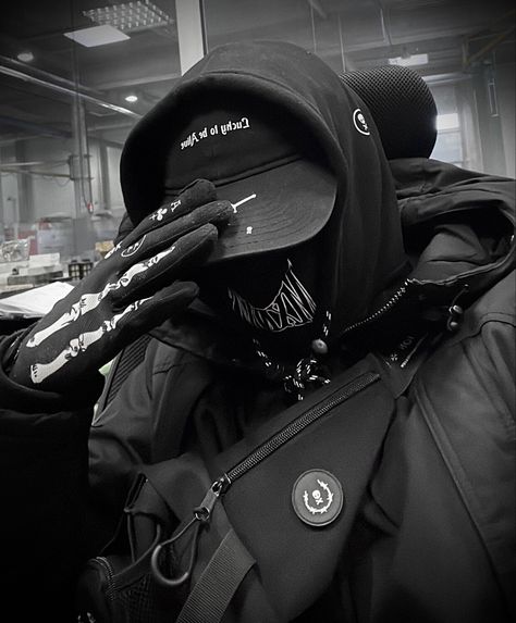 ig: itami_o Black Techwear, Black Doberman, Cyberpunk Techwear, Techwear Outfits, 4k Wallpapers For Pc, Drip Outfit Men, Retro Fits, Cool Fits, Big Men