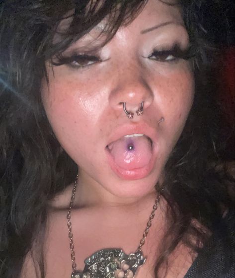 Thirteen Tongue Piercing, Tongue Piercing Y2k, Piercing Ideas Tongue, Tongue Piercings, Cute Tongue Rings, Vegan Probiotics, Face Piercings, Tongue Piercing, Piercings Unique