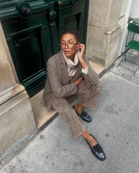 Embracing fall neutrals and bold prints 🍂✨ Mixing textures with a cozy turtleneck, tailored fringed blazer, and these statement leopard overalls from @balzacparis for a day in Paris. Effortlessly chic meets comfort. 🐆 #ParisianStyle #FallFashion #EffortlessChic #OOTD ⠀⠀⠀⠀⠀⠀⠀⠀⠀ *produits offerts A Day In Paris, Day In Paris, Fall Neutrals, Effortless Chic, Bold Prints, Parisian Style, Autumn Fashion, Overalls, Turtle Neck