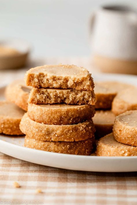 Brown Sugar Shortbread Cookies - Sally's Baking Addiction Brown Sugar Shortbread Cookies, Brown Sugar Shortbread Cookies Recipe, Coffee Shortbread Cookies, Cookie Bucket, Sugar Shortbread Cookies, Brown Sugar Shortbread, Shortbread Bars Recipes, Thick Cookies, Butter Shortbread Cookies