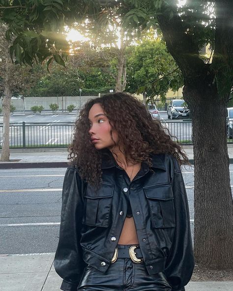 ashley moore Curly Hair Celebrities, Ashley Moore, Gotham Series, Karen Smith, Witch Coven, Light Skin Men, Yellow Outfit, Curly Hair Styles, Girl Fashion