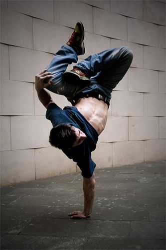 Air Freeze - Breakdance by Ivo Lázaro, via Flickr Photography Creativity, Hiphop Dance, Air Chair, Hip Hop Dancer, Dance Inspiration, Art Dance, Types Of Dancing, Action Pose, Dance Like No One Is Watching