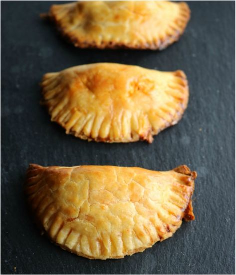 Chicken Pie Crust, Buffalo Chicken Empanadas, Buffalo Chicken Pie, Garbage Bread, Baked Empanadas, Buffalo Ranch Chicken, Chicken Empanadas, Chicken Pie, Empanadas Recipe