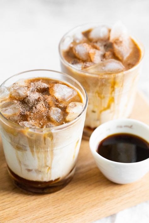 Brown Sugar Coffee Syrup, Apple Crisp Macchiato, Coffee Shop Drinks, Apple Molasses, Coffee With Condensed Milk, Brown Sugar Coffee, Espresso Recipe, Homemade Coffee Syrup, Coffee Syrups