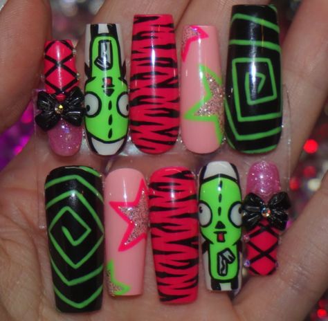 Emo Nail Ideas Short, Scene Nails Acrylic, Scene Emo Nails, Scene Nails Simple, Scene Kid Nails, Skelanimals Nails, Nails For Kids, Scene Kids, Simple Nails