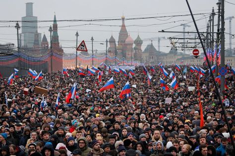 Remembering Slain Critic of Putin, Tens of Thousands March in Moscow - NYTimes.com Gil Scott Heron, Vice News, Ike And Tina Turner, Russia News, Russian Flag, Wish I Was There, Russian Culture, Happy May, Know It All