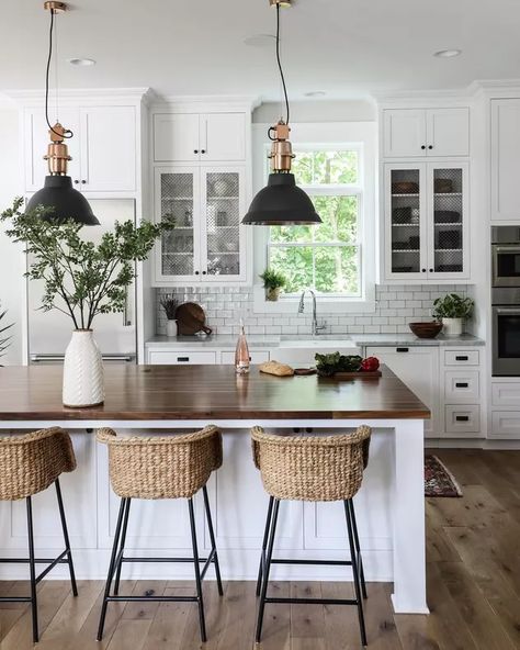 Industrial Farmhouse Kitchen Ideas and Inspiration | Hunker Industrial Farmhouse Kitchen, Farmhouse Kitchen Countertops, Kitchen Design Countertops, White Kitchen Island, Farmhouse Kitchen Design, Popular Kitchens, Kitchen Farmhouse, Industrial Farmhouse, Modern Farmhouse Kitchens