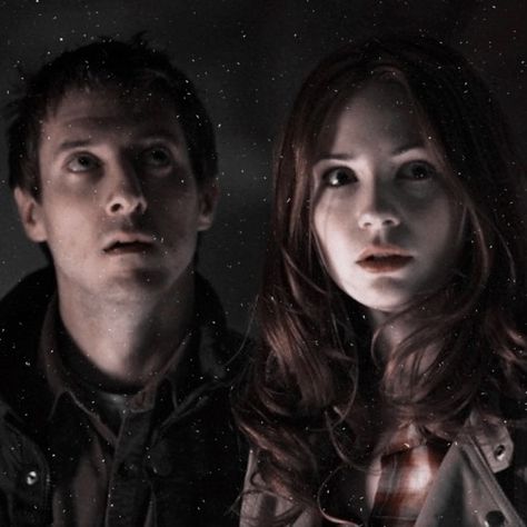 Amy Pond and Rory Williams from Doctor Who - edited photo. Doctor Who Amy And Rory, Doctor Who Amy Pond, Amy And Rory, Rory And Amy, Doctor Who Companions, Men Vs Women, Rory Williams, Amy Pond, Favourite Characters