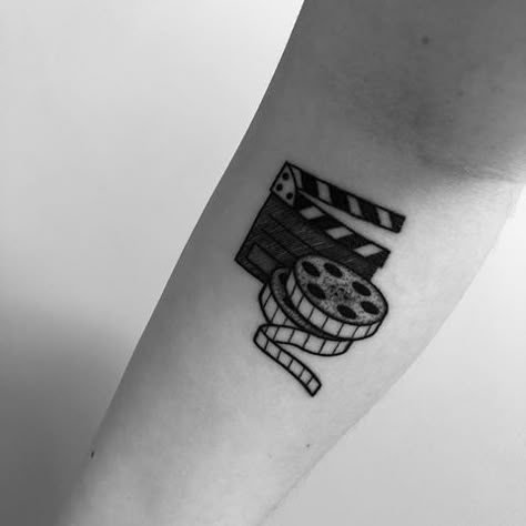 Movie Camera Tattoo, Video Camera Tattoo, Filmmaker Tattoo, Cinema Tattoo Ideas, Drama Tattoo, Cinema Tattoo, Bow Arrow Tattoos, Pop Culture Tattoos, Camera Tattoos