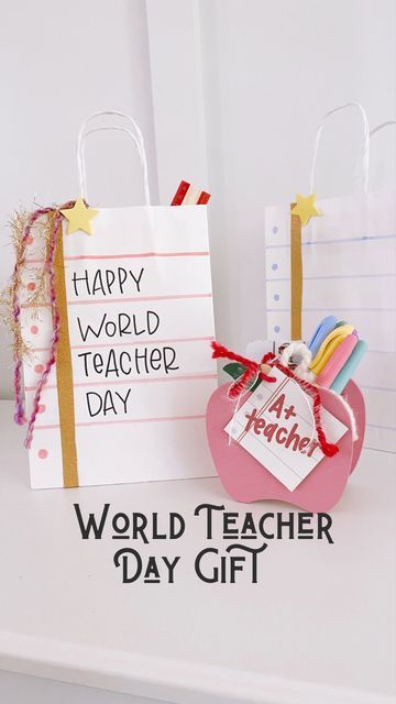 World Teacher Day Gifts, World Teachers Day Gifts, Appreciation Gift Baskets, Fall Basket Ideas, Appreciation Themes, Teacher Appreciation Gift Baskets, Apple Container, Teacher Appreciation Themes, Class Mom