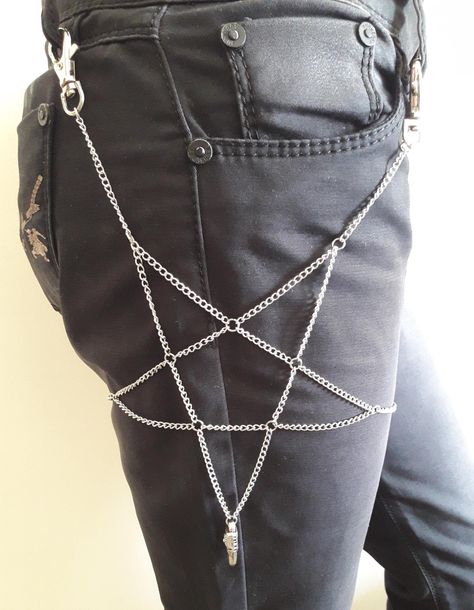 Metal Punk Rock Layered Chain Keychains For Men Women Waist Key Chain Wallet Jeans Hip-hop Pants Belt Chains Jewelry Pentagram Pants Chain ! Material: Steel  Adjustable clip for any size leg ! Due to the light and screen difference, the item's color may be slightly different from the pictures. Please understand. Make sure you don't mind before you bid. Please allow 10-20mm differences due to manual measurement Estimated time of delivery will also take about 21 to 35 days. Diy Pant Chain, Black Metal Accessories, Grunge Accessories Diy, Pants With Chains, Punk Crafts, Belt Chains, Keychains For Men, Key Chain Wallet, Chain Pants