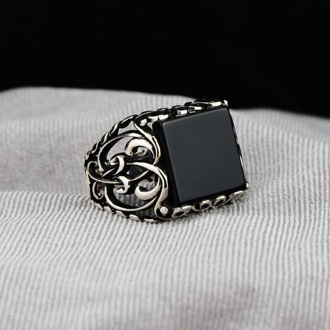 Silver Handmade Square Onyx Gemstone Ring #usa #usa🇺🇸 #menring #menrings #onyxring #onyxrings #menjewelry #menjewelrys #giftformen #giftforhim #mengift #menringsgold #WeddingRing #weddingring Web Site : https://mercanjewelry.com/ Whatsapp : +90 543 811 03 17 Free Shipping Worldwide Shipping Silver Onyx Ring Men, Ring For Men Silver, Wedding Ring For Men, Onyx Ring Men, Emerald Stone Rings, Ring Stones, Onyx Signet Ring, Citrine Stone, Single Stone