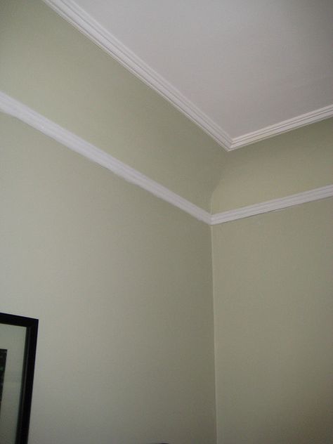 Coved Ceiling - how to paint. Interesting that they made another outline in the middle, like it! Cove Ceiling Ideas, Cove Ceiling, Coved Ceiling, Ceiling Trim, False Ceiling Bedroom, False Ceiling Living Room, Wall Trim, Bedroom Ceiling, Ceiling Panels