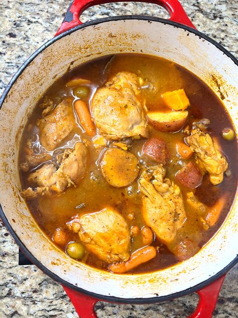 Pollo Guisado (Puerto Rican Chicken Stew) Includes Slow Cooker Version! - Delish D'Lites Pollo Guisado Puerto Rican, Posole Verde Recipe, Pollo Guisado Recipe, Puerto Rican Chicken Stew, Puerto Rican Chicken, Sunday Meals, Puerto Rican Dishes, Lemon Chicken Recipe, Mexican Soup