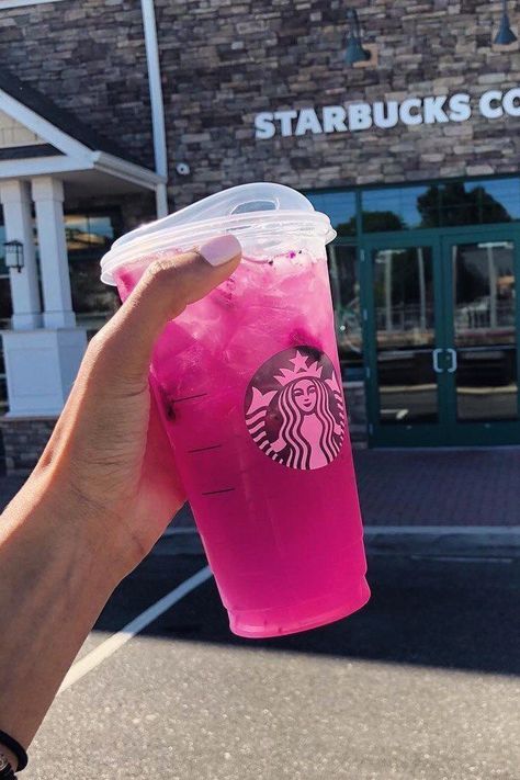 Pink Starbucks Drink, Menu Starbucks, Minuman Starbucks, Rainbow Drinks, Starbucks Hacks, Iced Starbucks Drinks, Healthy Starbucks Drinks, Secret Starbucks Drinks, Starbucks Secret Menu Drinks