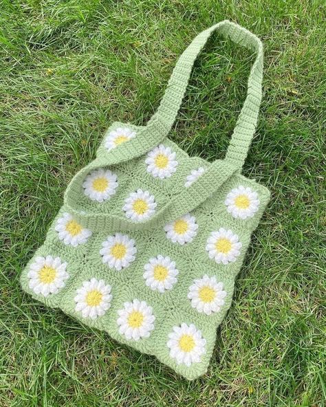 Cute Crochet Tote Bag, Corchetes Ideas, Crochet Green, Crochet Tutorial Pattern, Diy Crochet Bag, Free Crochet Bag, Crochet Business, Crochet Design Pattern, Crochet Handbags Patterns