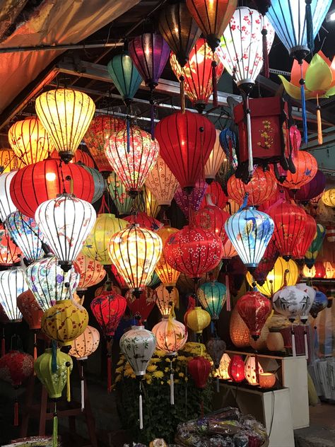 Lantern shop - Hoi An - Vietnam How To Make Lanterns, Hoi An, Paper Lamp, Lanterns, Vietnam, Novelty Lamp, Table Lamp, Home Decor, Art