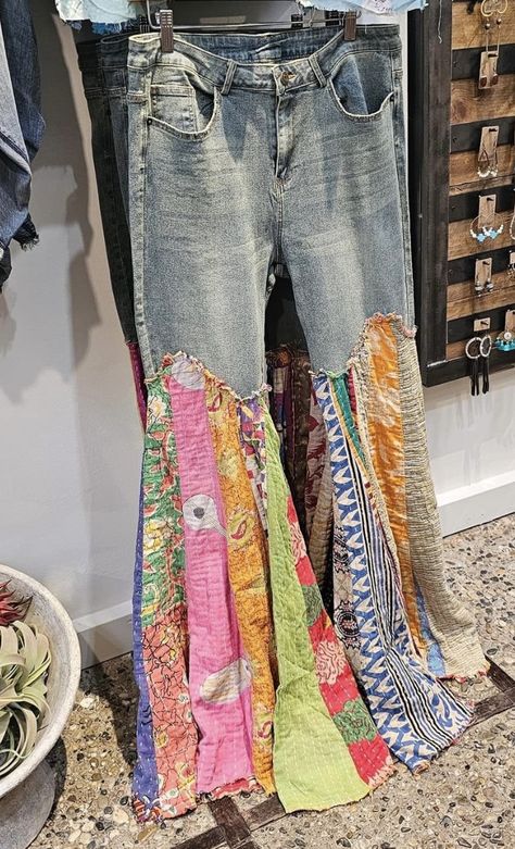 Diy Hippy Pants, Jeans With Crochet Ideas, Easy Sew Pants, Patchwork Bell Bottom Jeans, Upsizing Jeans, Quilted Outfit, Upcycled Fashion Refashioning, Diy Bell Bottom Jeans, Clothes Diy Ideas