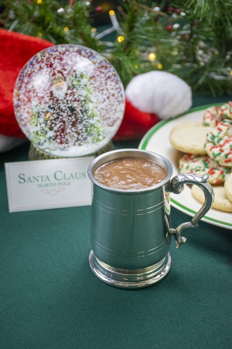 Christmas Dessert Drinks, Easy Coffee Drinks Recipes, Fictional Food, Fun Holiday Desserts, Perfect Hot Chocolate, Cold Chocolate, Christmas Morning Recipes, Holiday Recipies, The Santa Clause