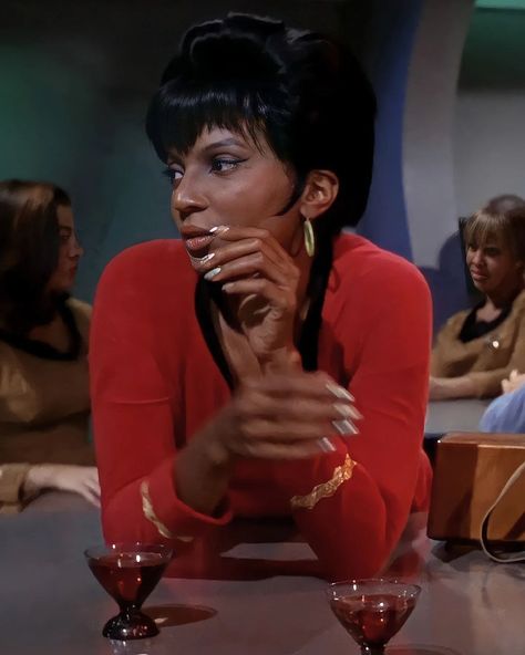 Nichelle Nichols, Star Trek Cast, Star Trek Spock, Star Trek Series, Star Trek Original Series, Star Trek Art, Star Trek Original, Star Trek Tos, Star Trek Universe