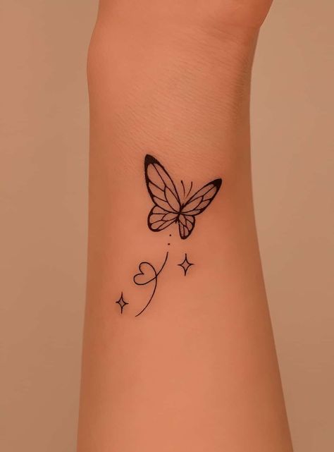 40 Feminine Mini Romantic Tattoos To Elevate Your Glam Like A Model - 74 Harley Davidson Tattoos For Women Small, Butterfly Aesthetic Tattoo, Tattoo Mini Cute, Easy Simple Tattoos, Tattoo For Mum, Butterfly Tattoo Unique, Holiday Tattoo Ideas, Cute Butterfly Tattoos, Romantic Tattoos