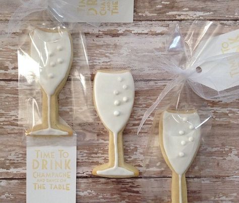 Champagne flute cookies Wedding Sugar Cookies Decorated, Bridal Shower Cookies Decorated, Champagne Cookies, Bubbles And Brews, Wedding Sugar Cookies, Red Events, Christening Cookies, Anniversary Cookies, Engagement Cookies