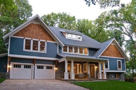 Amazing Tips for Remodeling a Split Level Home Exterior High Ranch, Split Level Exterior, Blue Siding, Split Level Remodel, Cheap Kitchen Remodel, Split Entry, Siding Ideas, Raised Ranch, Split Foyer