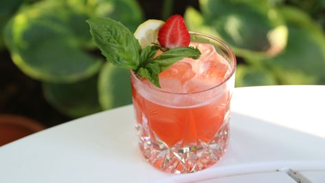 Strawberry Shrub Cocktail, Strawberry Basil Shrub Recipe, Shrub Cocktails, Wash Strawberries, Strawberry Shrub, How To Make Cocktails, Shrub Drink, Homemade Liquors, Fruit Shrub