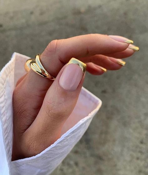 Heart Tip Nails, Gold French Tip, Gold Manicure, Nails Aesthetic, French Nail Art, Nail Design Inspiration, French Nail, Party Nails, Round Nails