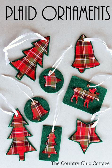 Make your own plaid ornaments with this simple tutorial! Includes a video to show you how to make these! Diy Christmas Ornaments Rustic, Plaid Ornaments, Country Christmas Ornaments, Cottage Diy, Rustic Christmas Ornaments, Plaid Christmas Decor, Diy Home Decor Crafts, Christmas Crafts For Adults, Country Chic Cottage