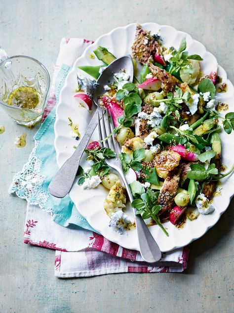 Mackerel and gooseberries might seem like an unusual combination but trust us, it works. Give it a go in this salad recipe. Smoked Mackerel Recipe, Gooseberry Seaside, Salmagundi Salad, Smoked Mackerel Salad, Surimi Recipes, Gooseberry Recipes, Smoked Mackerel, Mackerel Recipes, Delicious Magazine