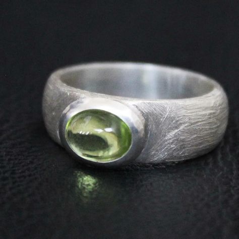 Rings for women , anniversary ring , boho ring , vintage ring , 925 sterling silver , textured band , oval shape stone , green stone ring Cabochon Rings, Year Ring, Thick Silver Ring, Green Stone Ring, Silver Rings With Stones, Green Stone Rings, Natural Gemstone Ring, Chunky Rings, Cabochon Ring