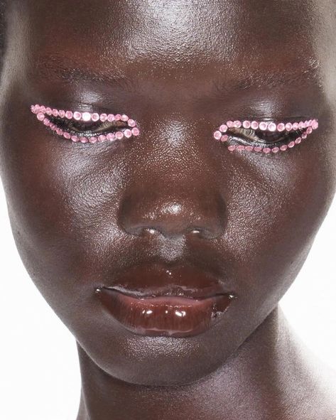 Eyeball Makeup, Zara Beauty, Chic Manicure, Pink Eye Makeup, Celebrity Skin, Stunning Makeup, Fancy Makeup, Beauty Games, Beauty Images