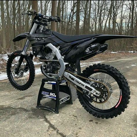 Custom Dirt Bike, Motocross Girls, Dirt Bike Gear, Motos Yamaha, Enduro Motocross, Motocross Love, Cool Dirt Bikes, Image Moto, Motorcross Bike