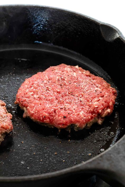 Easy Beef Burger Recipes, Cast Iron Skillet Recipes Ground Beef, How To Cook A Burger On The Stove, Stovetop Burgers Recipes, Burgers On Skillet, How To Make Burgers On The Stove, Stove Top Burgers Recipes, Making Burgers From Ground Beef, Burger Recipes Beef Stove