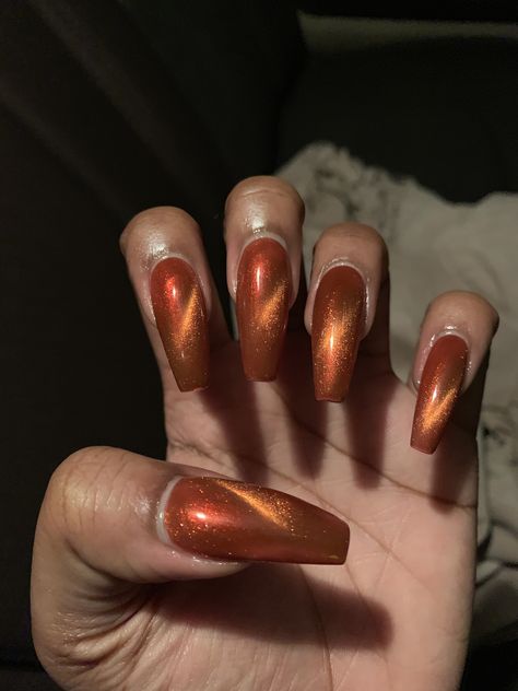 Coral Cat Eye Nails, Burnt Orange Cat Eye Nails, Cat Eye Orange Nails, Cat Eye Nails Orange, Cat Eye Aura Nails, Yellow Cat Eye Nails, Fall Cateye Nails, Orange Cat Eye Nails, Gold Cat Eye Nails