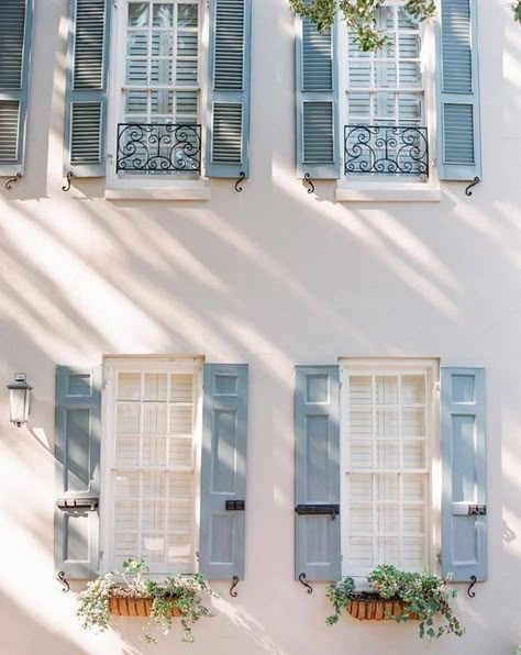 Era Victoria, Blue Shutters, Baby Blue Aesthetic, Light Blue Aesthetic, Casa Exterior, Window Boxes, House Inspo, Blue Aesthetic, Exterior Paint