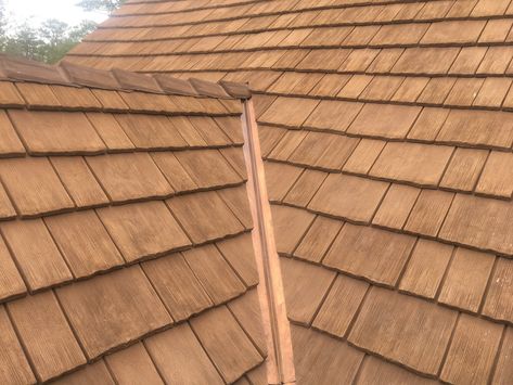 Photos Faux Cedar Shake Roof | Top Rated Synthetic Composite CeDUR Roofing Shakes Cedur Roofing, Cedar Roof Shingles, Composite Roof Shingles, Metal Shake Roof, Wood Roof Shingles, Cedar Shake Shingles, Roof Shingle Colors, Architectural Shingles Roof, Roofing Tiles