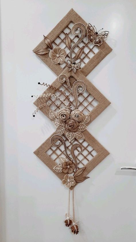 Jute Wall Art, Butterfly Wall Art Diy, Burlap Crafts Diy, Rope Craft Ideas, Jute Flowers, Decor Makeover, Newspaper Crafts Diy, Twine Crafts, Idee Cricut