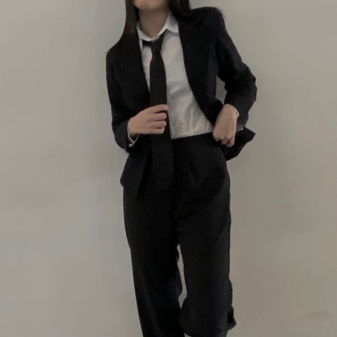 Formal Suit Women Aesthetic, Tuxedo For Woman Masculine Style, Pretty Suits For Women, Female In Suit Aesthetic, Woman Suit Formal, Suit For Girls Formal, Wedding Tuxes For Women, Women In All Black Suits, Wedding Female Suits