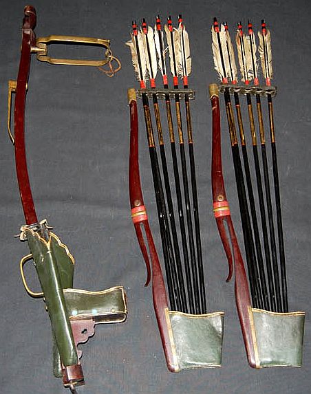 Yumi dai (archery stand), it holds two yumi (bows) and two shiko type yebira (quivers) with arrows. Archery Stand, Yumi Bow, Bow Hunting Gear, Bow Hunting Deer, Mounted Archery, Bow Quiver, Arrow Art, Types Of Hunting, Traditional Bow