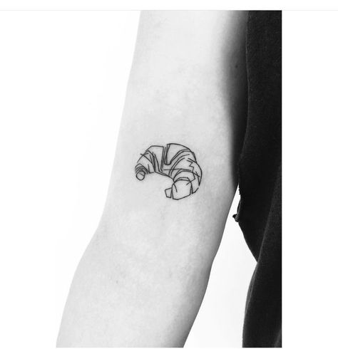 Mini Croissant Tattoo, France Tattoo Ideas Small, Cute Chef Tattoo, Small Baking Tattoo, Pastry Tattoo Bakers, Pastry Tattoo Ideas, Croissant Tattoo Minimalist, Cornetto Tattoo, Baker Tattoo Pastry Chef