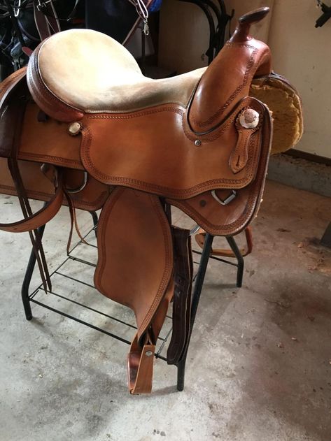 BAILEY REINING SADDLE - Todd Bailey custom reining saddle, 16 ihch seat, 7 inch gullet, back cinch , rough out seat. Reining Saddle, Saddles For Sale, Nature Reference, Horse Jokes, Barrel Saddle, Cowboys And Indians, Funny Horse, Western Saddle, Leather Crafts