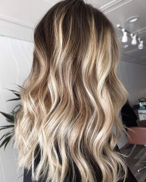 High Contrast Blonde, Hand Painted Balayage, Painted Balayage, Casual Hairstyles, Long Blonde Hair, Blonde Ombre, High Contrast, Blonde Balayage, Beach Hair